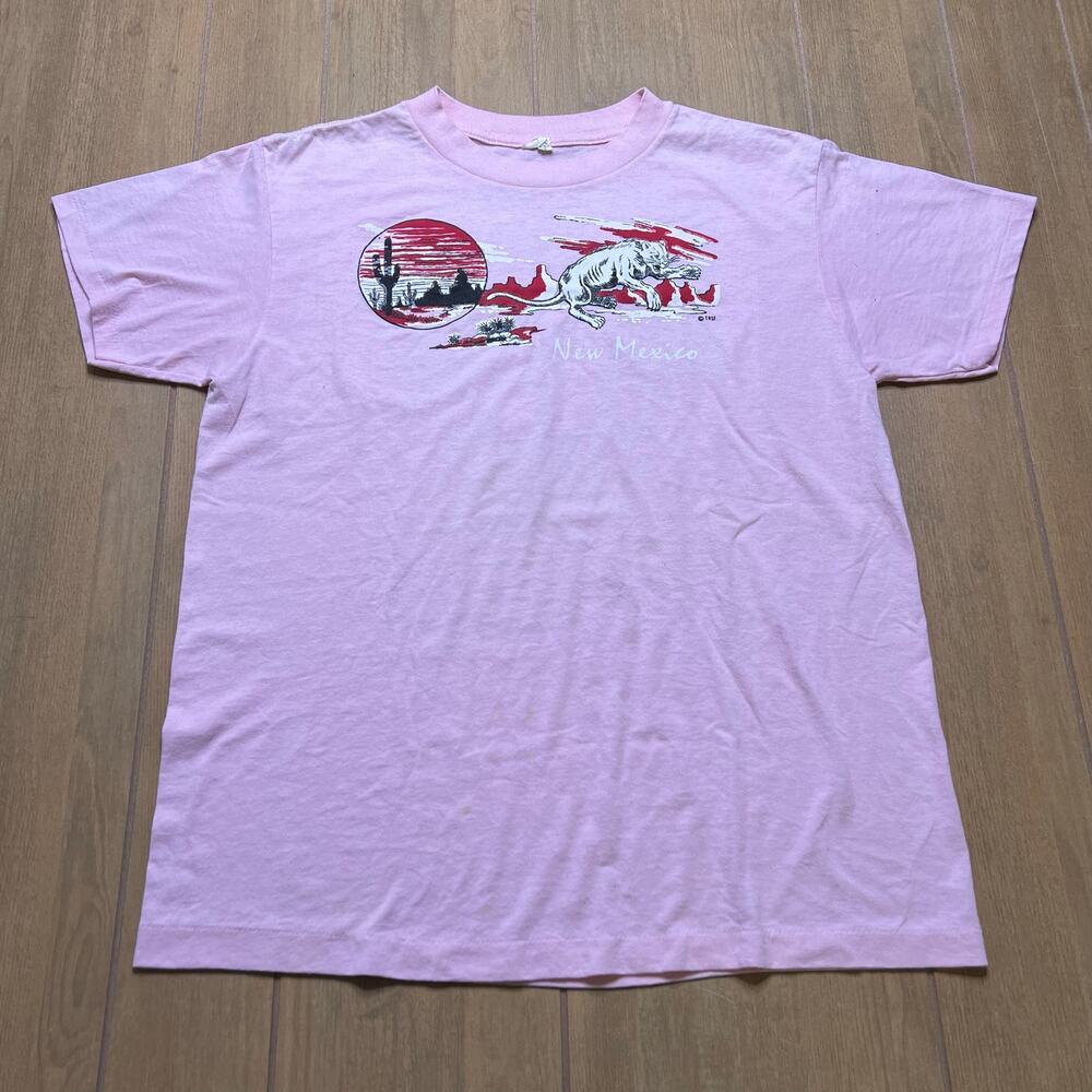 Vintage 80s T-shirt  "New Mexico" desert scene design Sz L Bobcat